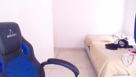 Snapshot of blumbum chatting on October 22, 2025, 8:08 pm Hey guysI am BrendaWelcome my room online show from October 22, 2025, 8:08 pm