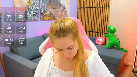 Snapshot of blush_ellie chatting on February 12, 2025, 3:49 pm Ellie3 online show from February 12, 2025, 3:49 pm