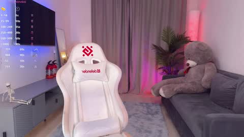 Mikki chan online show from October 25, 2025, 11:51 am