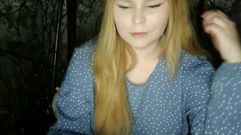 Snapshot of blushing_star chatting on October 7, 2025, 4:37 pm blushing_star online show from October 7, 2025, 4:37 pm