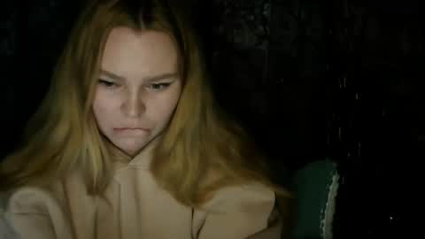 Snapshot of blushing_star chatting on November 3, 2025, 4:30 pm blushing_star online show from November 3, 2025, 4:30 pm