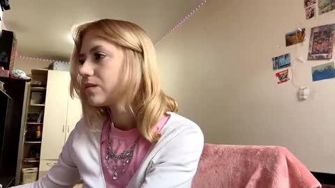 Elizabeth online show from November 11, 2025, 6:35 am