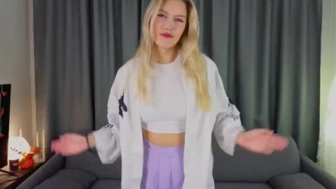 Snapshot of blushvenom chatting on November 10, 2025, 3:55 pm Elina Next broadcast online show from November 10, 2025, 3:55 pm