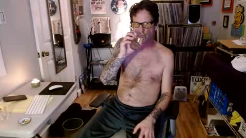 Snapshot of bnczuperzexy chatting on January 2, 2025, 6:40 am ZuperZexyZounds online show from January 2, 2025, 6:40 am