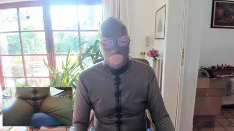 SlaveRobert online show from October 19, 2025, 11:44 am