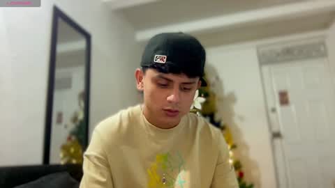 Bob  INDEPENDENT MODEL online show from December 19, 2024, 1:07 am