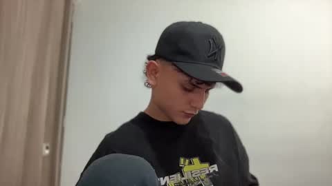 Bob  INDEPENDENT MODEL online show from February 19, 2025, 9:47 pm