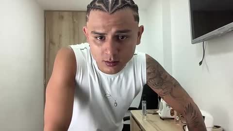 Bob  INDEPENDENT MODEL online show from September 17, 2025, 3:30 am