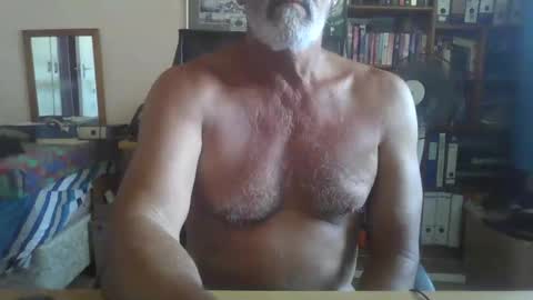 Snapshot of bobbgud chatting on February 20, 2026, 12:05 pm Bobbgud online show from February 20, 2026, 12:05 pm