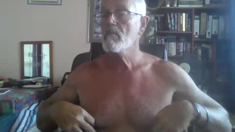 Snapshot of bobbgud chatting on April 16, 2026, 12:50 pm Bobbgud online show from April 16, 2026, 12:50 pm