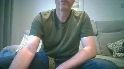 bobby_113 online show from February 2, 2026, 12:37 pm