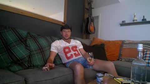 Bobby and Sadie online show from October 31, 2025, 4:57 am