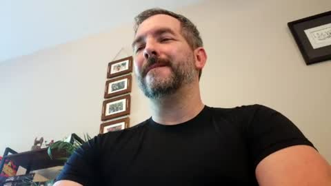 Snapshot of bobchmw chatting on July 8, 2026, 8:46 pm Bobchmw online show from July 8, 2026, 8:46 pm