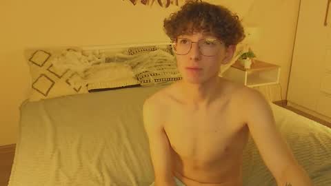 ALEXPVT IS OPEN online show from November 4, 2025, 10:53 pm