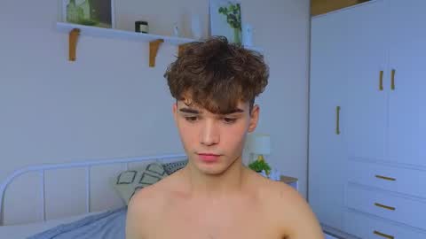 ALEXPVT IS OPEN online show from November 16, 2025, 1:17 pm