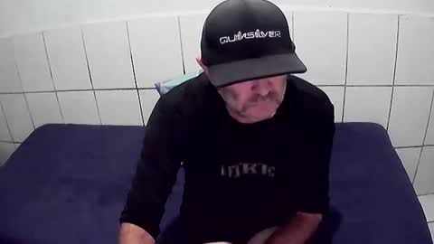 Cesar Augusto Pierdona online show from December 21, 2025, 5:09 pm