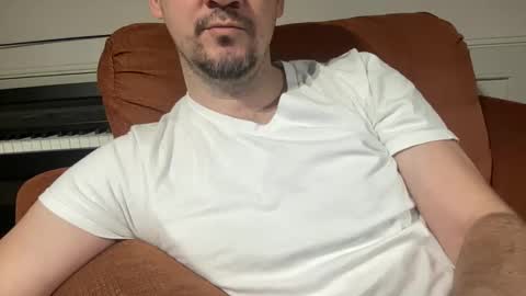 Snapshot of boludopeludo chatting on February 8, 2025, 5:40 am edilsonrd online show from February 8, 2025, 5:40 am