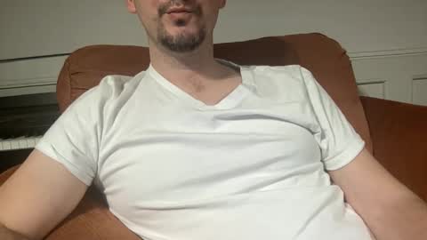 Snapshot of boludopeludo chatting on February 12, 2025, 4:33 am edilsonrd online show from February 12, 2025, 4:33 am