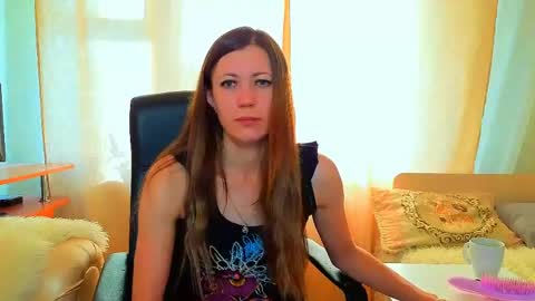Mia online show from June 8, 2026, 12:47 am
