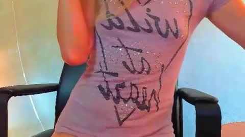 Mia online show from July 8, 2026, 12:26 am