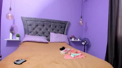 BOMBA LATINA online show from November 19, 2025, 1:11 pm