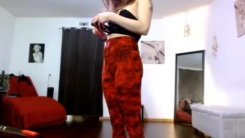 BombshellBaeby online show from November 23, 2025, 2:33 am