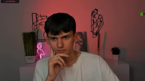 bondi_vv online show from October 26, 2025, 8:04 pm