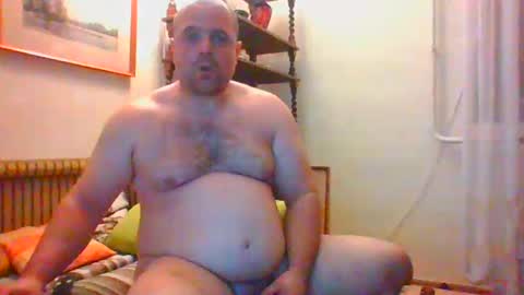 Snapshot of bondsuckslut chatting on December 8, 2024, 2:49 am borntosuck online show from December 8, 2024, 2:49 am