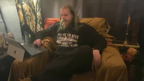 Snapshot of bongskum38 chatting on February 7, 2026, 6:39 am Bjorn Feral online show from February 7, 2026, 6:39 am
