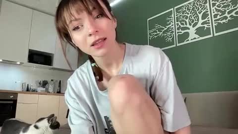 Snapshot of bonjourlabelle chatting on November 6, 2025, 12:50 pm Mary 3 live time content 18 online show from November 6, 2025, 12:50 pm