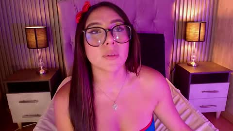 bonnali_lune online show from October 1, 2025, 1:22 am