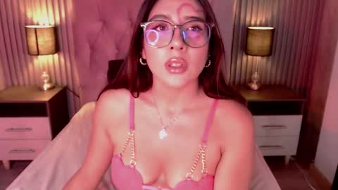 bonnali_lune online show from October 23, 2025, 10:52 pm