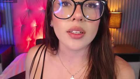 bonnali_lune online show from November 20, 2025, 10:42 pm
