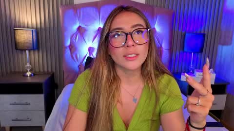 bonnali_lune online show from March 29, 2026, 1:49 am