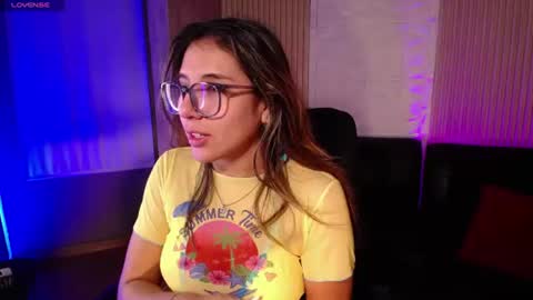 bonnali_lune online show from July 23, 2026, 4:32 am
