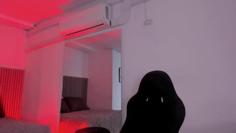 Bonnie  online show from December 17, 2025, 12:00 pm