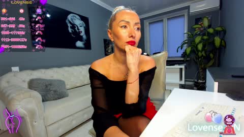 Snapshot of bonnie_annd_clyde chatting on December 23, 2024, 1:56 pm bonnie_annd_clyde online show from December 23, 2024, 1:56 pm