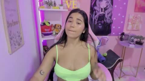 Snapshot of bonnie_benet chatting on January 13, 2026, 11:59 am Bonnie online show from January 13, 2026, 11:59 am