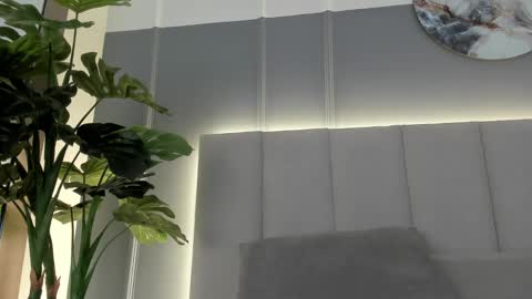 Snapshot of bonnie_bloom chatting on February 2, 2025, 2:27 am Bonnie online show from February 2, 2025, 2:27 am