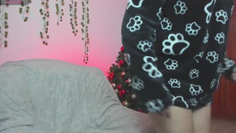 Bonnie Help me reach 500 likes online show from January 2, 2025, 10:55 pm