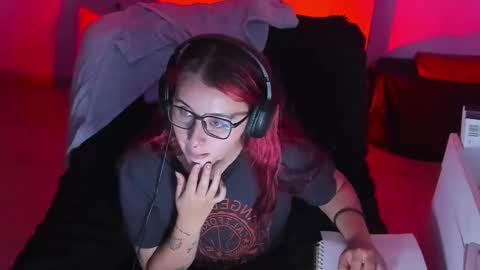 Bonnie Help me reach 500 likes online show from October 21, 2025, 10:32 pm