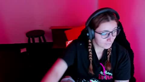 Bonnie Help me reach 500 likes online show from April 13, 2026, 6:46 pm