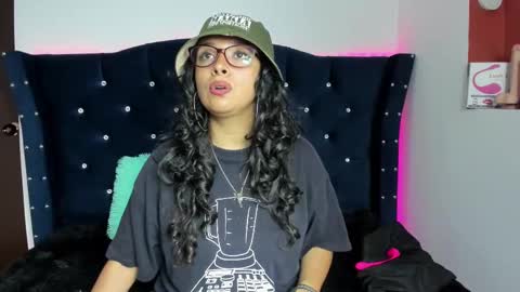 Snapshot of bonnie_tucci_ chatting on September 19, 2025, 12:50 pm Bonnie online show from September 19, 2025, 12:50 pm