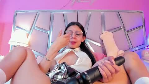 Snapshot of bonniepark_ chatting on March 5, 2025, 2:56 pm Bonnie online show from March 5, 2025, 2:56 pm