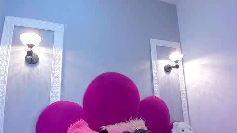 Bonnie online show from February 17, 2026, 8:59 pm