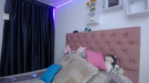 Soffy Brooks Independent model online show from October 8, 2025, 6:44 am