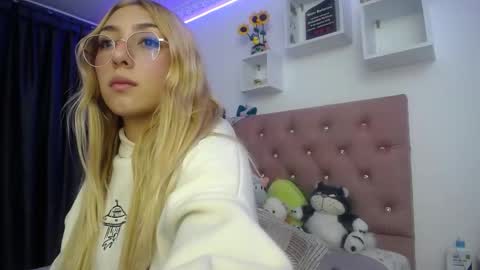 Soffy Brooks Independent model online show from October 9, 2025, 4:32 am