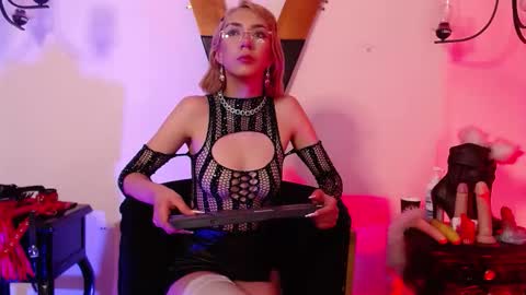 Snapshot of bonnybonnet chatting on September 23, 2025, 12:19 pm bonnybonnet online show from September 23, 2025, 12:19 pm
