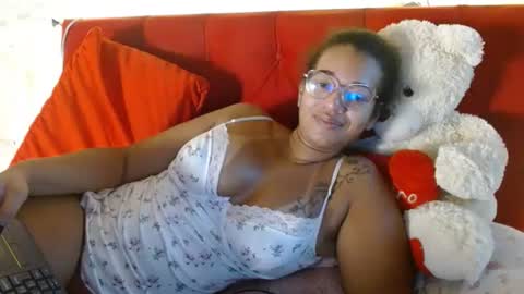 Snapshot of bonvivantb chatting on December 2, 2024, 3:14 pm Queen Bon Vivantt online show from December 2, 2024, 3:14 pm