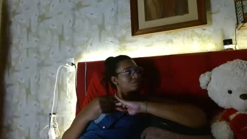 Snapshot of bonvivantb chatting on January 14, 2025, 12:54 am Queen Bon Vivantt online show from January 14, 2025, 12:54 am